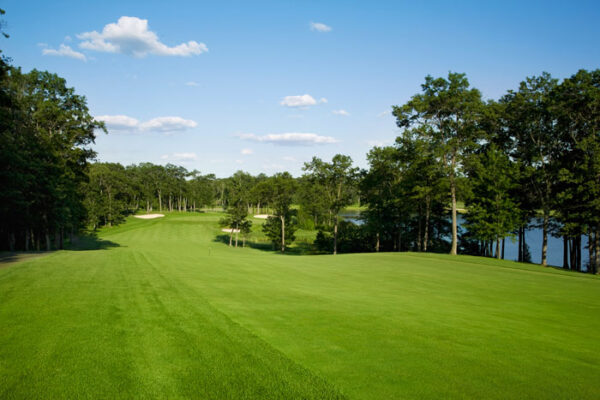 Minnesota Resorts golfing