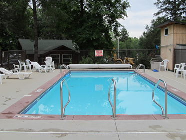 Niemeyer's Rugged River Resort Houseboats